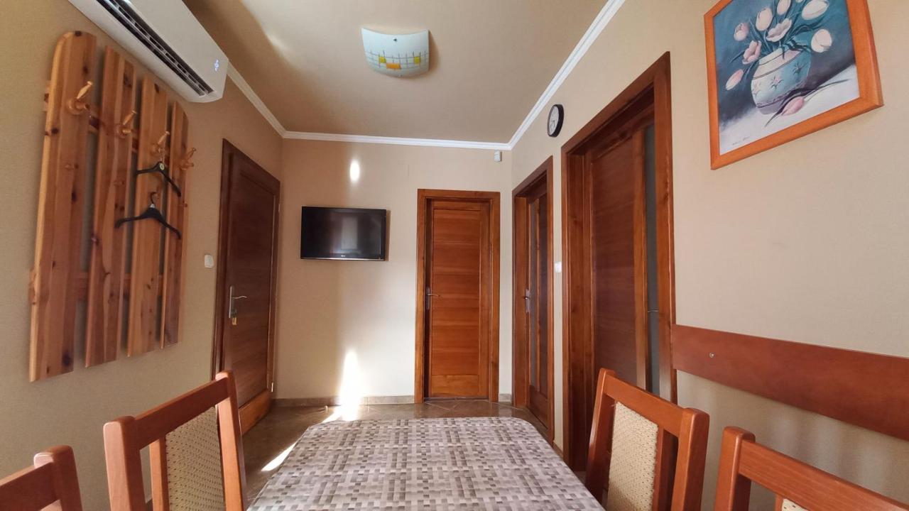 Nefelejcs Fagyizo Es Apartmanhaz Kistolmacs エクステリア 写真