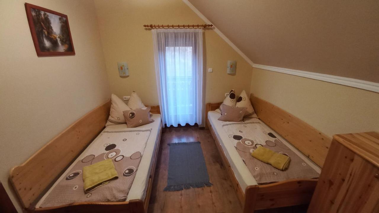 Nefelejcs Fagyizo Es Apartmanhaz Kistolmacs エクステリア 写真