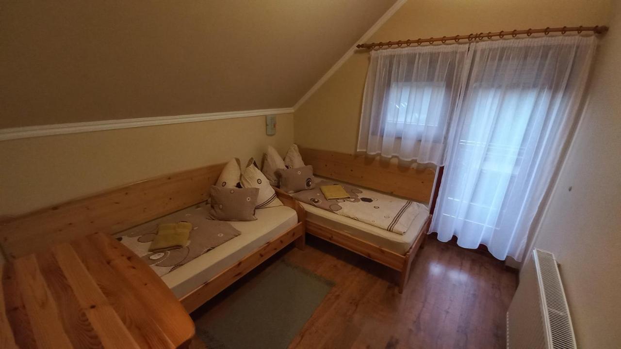 Nefelejcs Fagyizo Es Apartmanhaz Kistolmacs エクステリア 写真