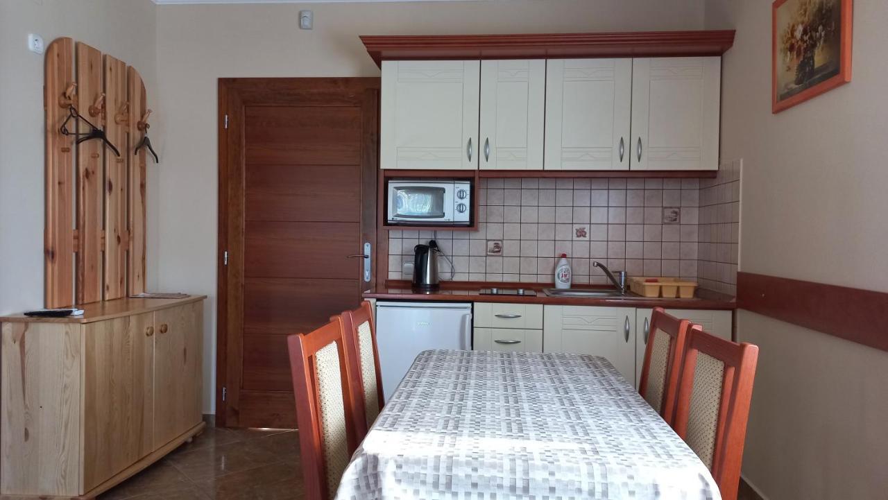 Nefelejcs Fagyizo Es Apartmanhaz Kistolmacs エクステリア 写真