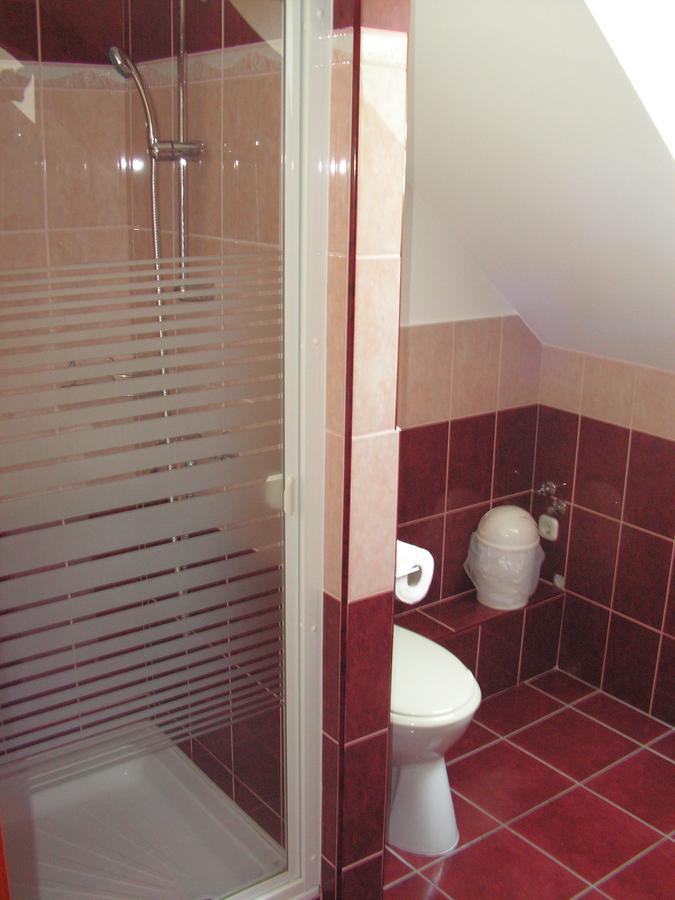 Nefelejcs Fagyizo Es Apartmanhaz Kistolmacs エクステリア 写真