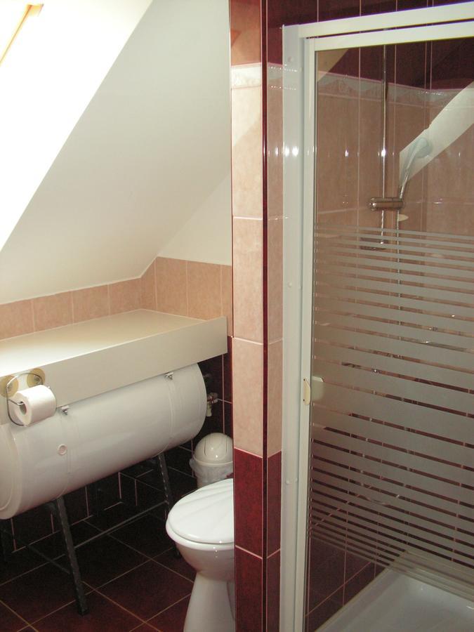 Nefelejcs Fagyizo Es Apartmanhaz Kistolmacs エクステリア 写真